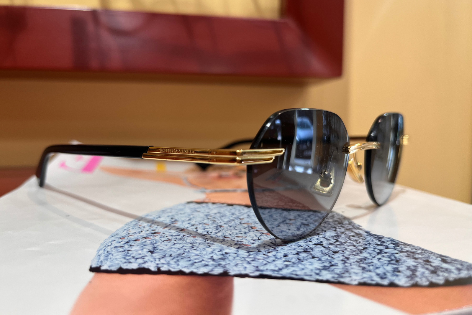 Lunettes de soleil Bottega Veneta à Toulouse