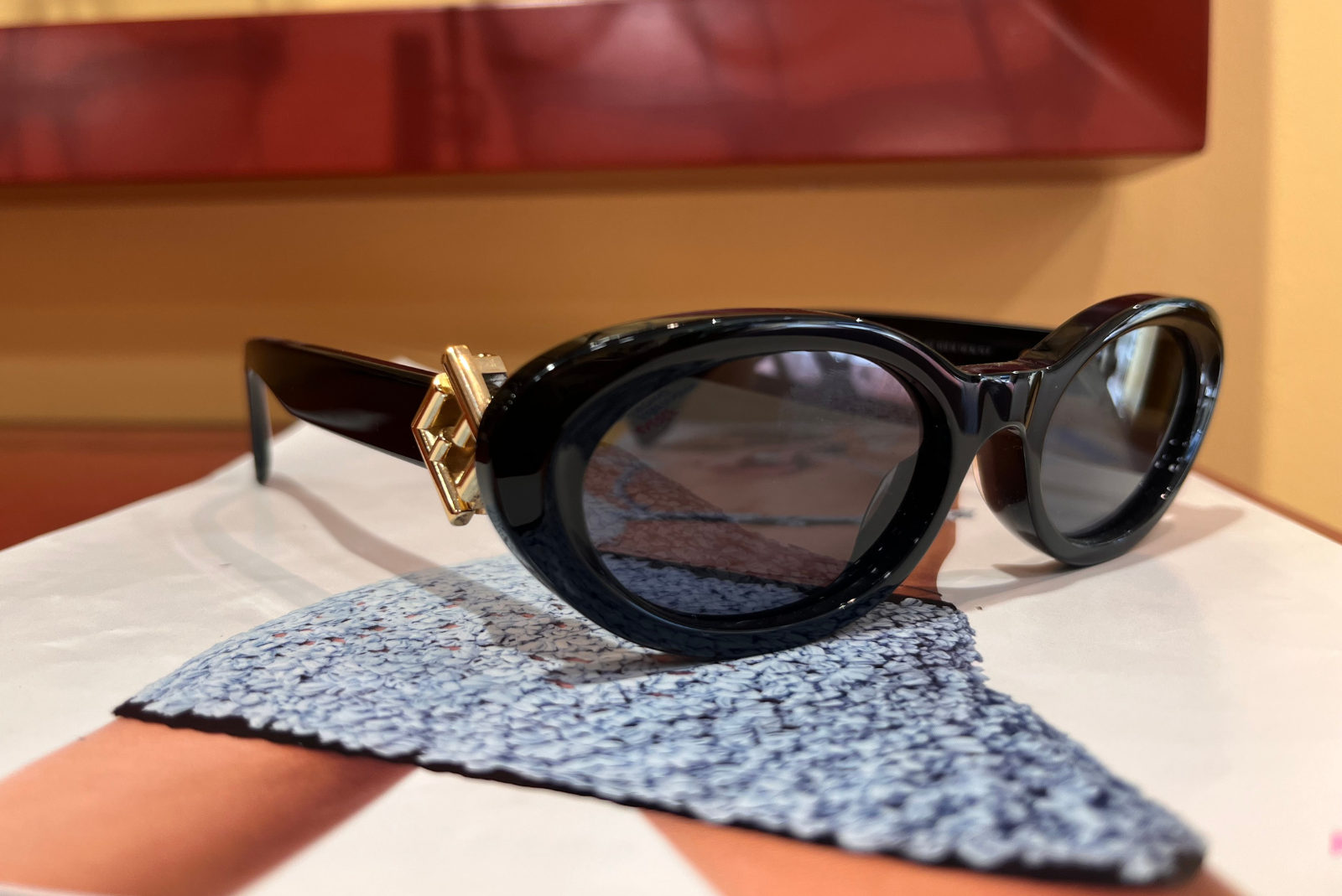 Lunettes de soleil Fendi à Toulouse