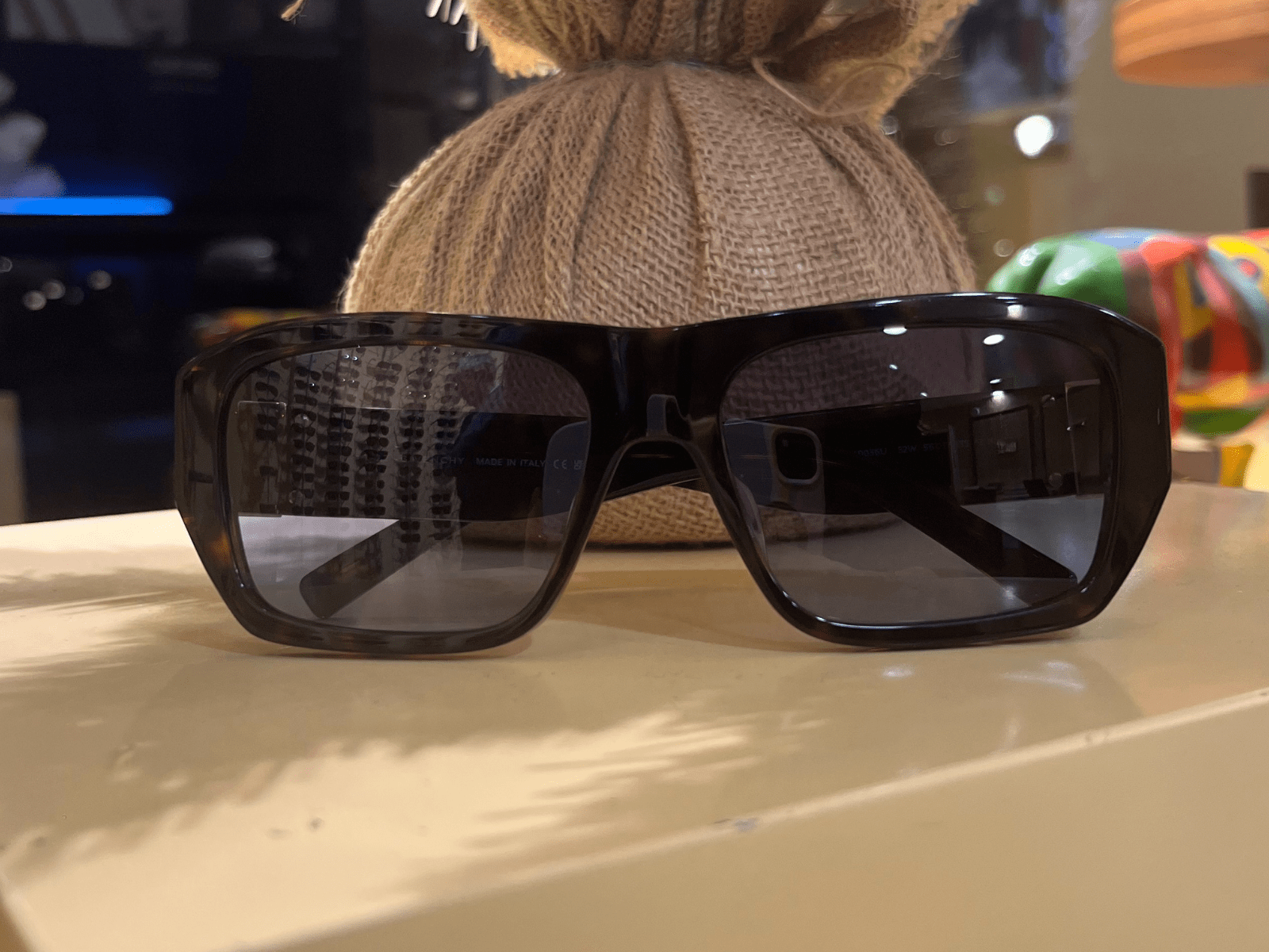 Lunettes de soleil Givenchy - Optique Cayret à Toulouse