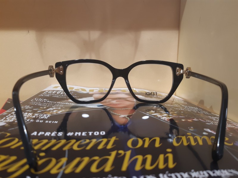 Lunettes de vue femme de la marque Fendi avec branche originale à Toulouse