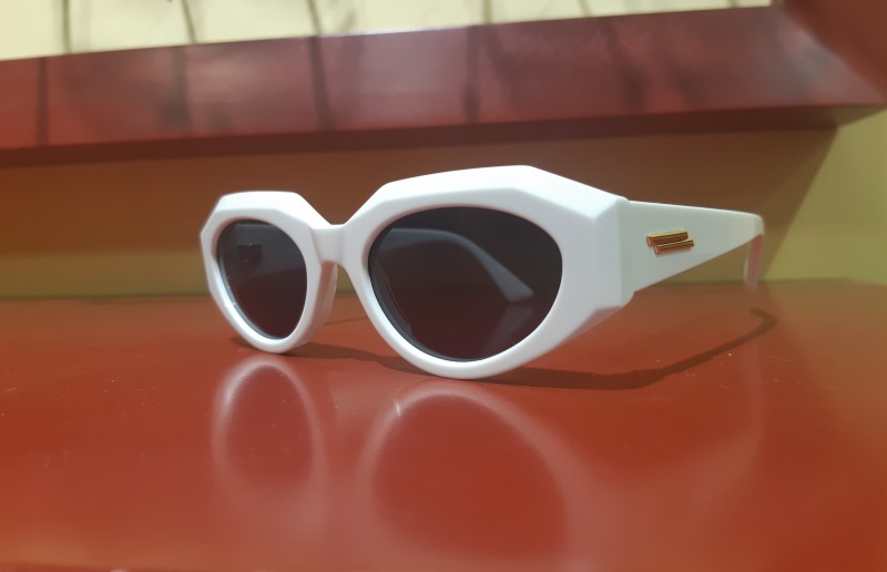 Lunettes de soleil pour femme au quartier des Minimes