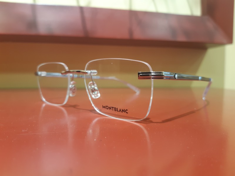 Où essayer des lunettes percées Montblanc à Toulouse