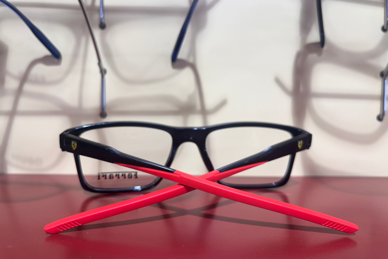 Acheter des lunettes de la marque Ferrari à un bon prix à Toulouse