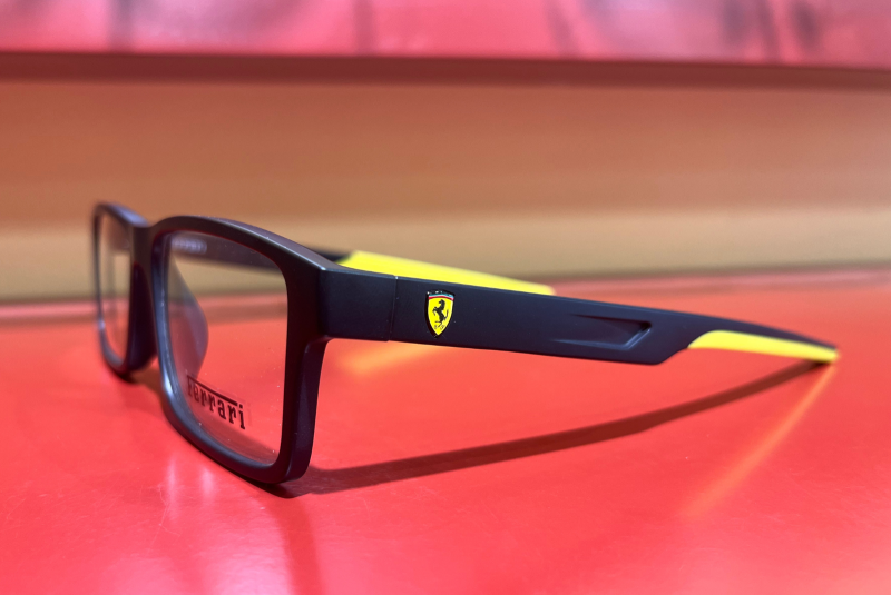 Où trouver des lunettes de vue pour homme de la marque Ferrari à Toulouse ?