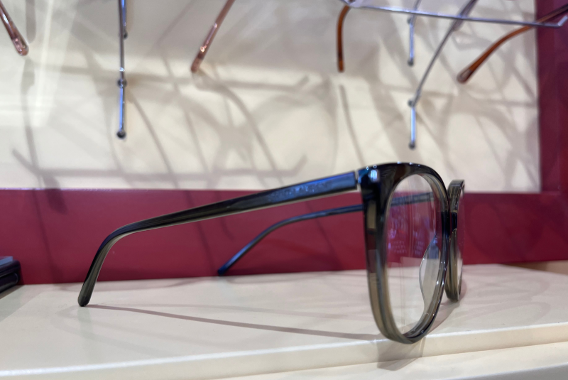 Spécialiste des lunettes de vue Yves Saint Laurent à Toulouse